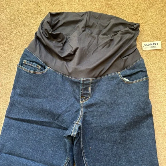 Maternity denim capris - Picture 4 of 10